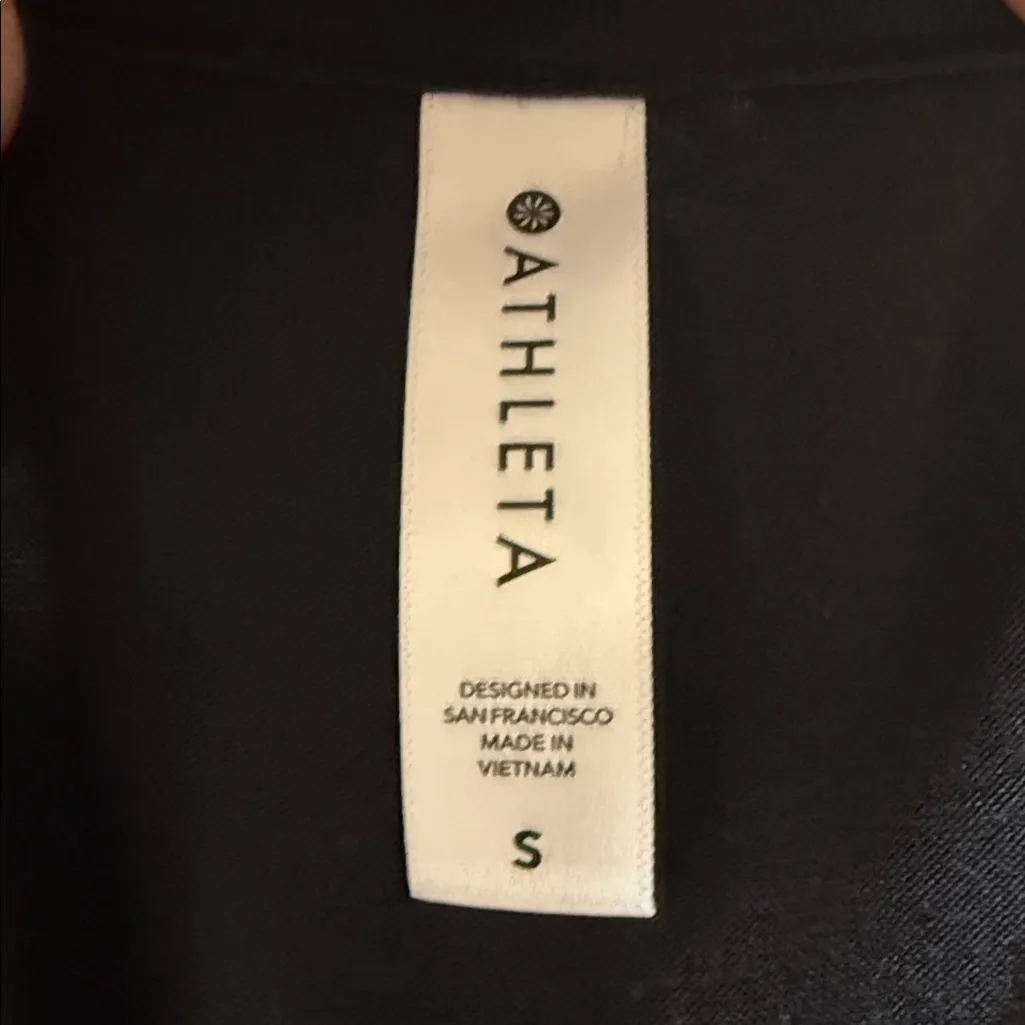 ATHLETA Cloudlight Muscle Tank in Black - Excellent Condition - Image 4