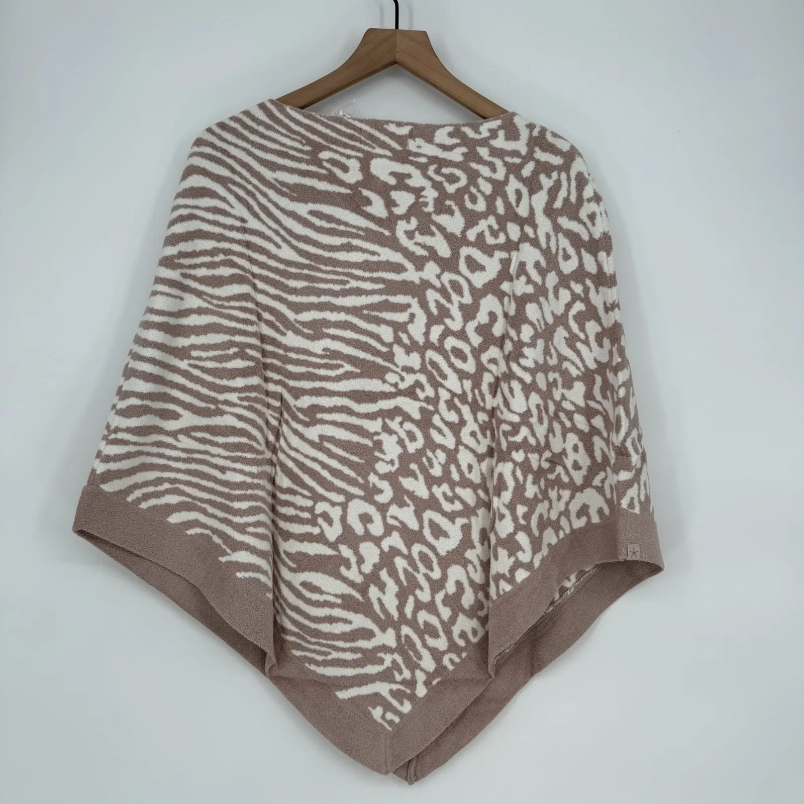 Barefoot Dreams CozyChic Ultra Lite Ocean Breeze Poncho Womens‎ OS Animal - Image 6