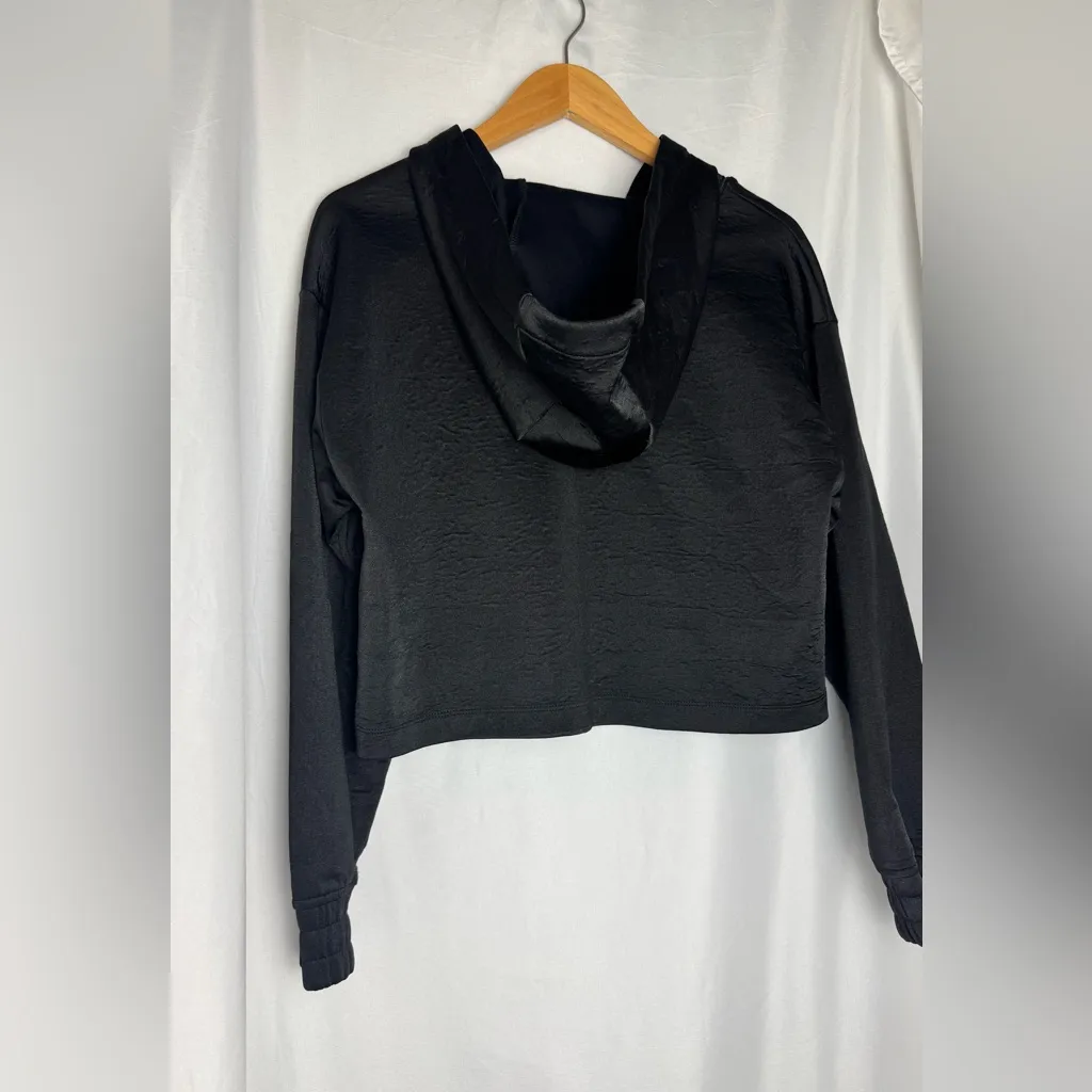 Forever 21 Black Cropped Hoodie with Front Pocket zipper pull long sleeve Small - Image 6