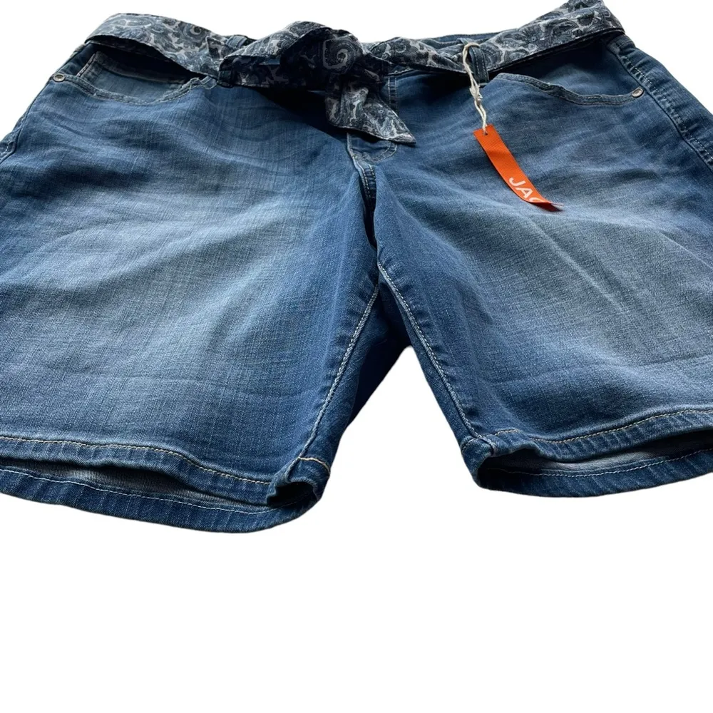 JAG Denim Jean Short with Belt Carters Girlfriend Blue Reef Size 16 NWT - Image 3