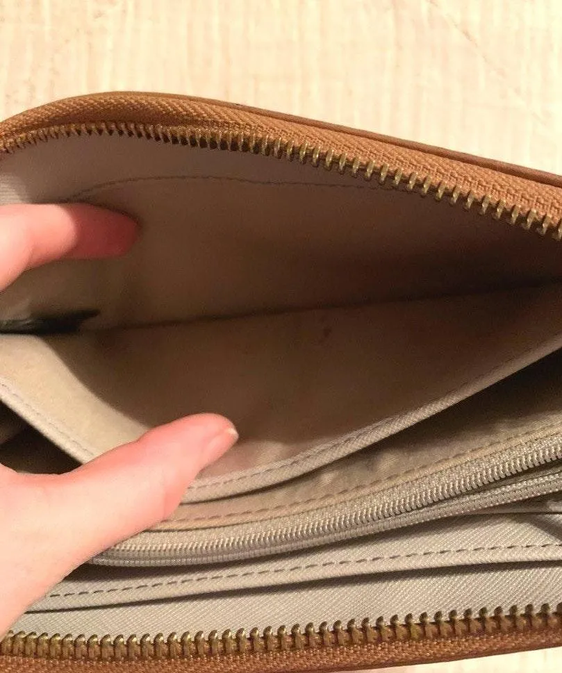 Fossil Leather Wallet - Image 6