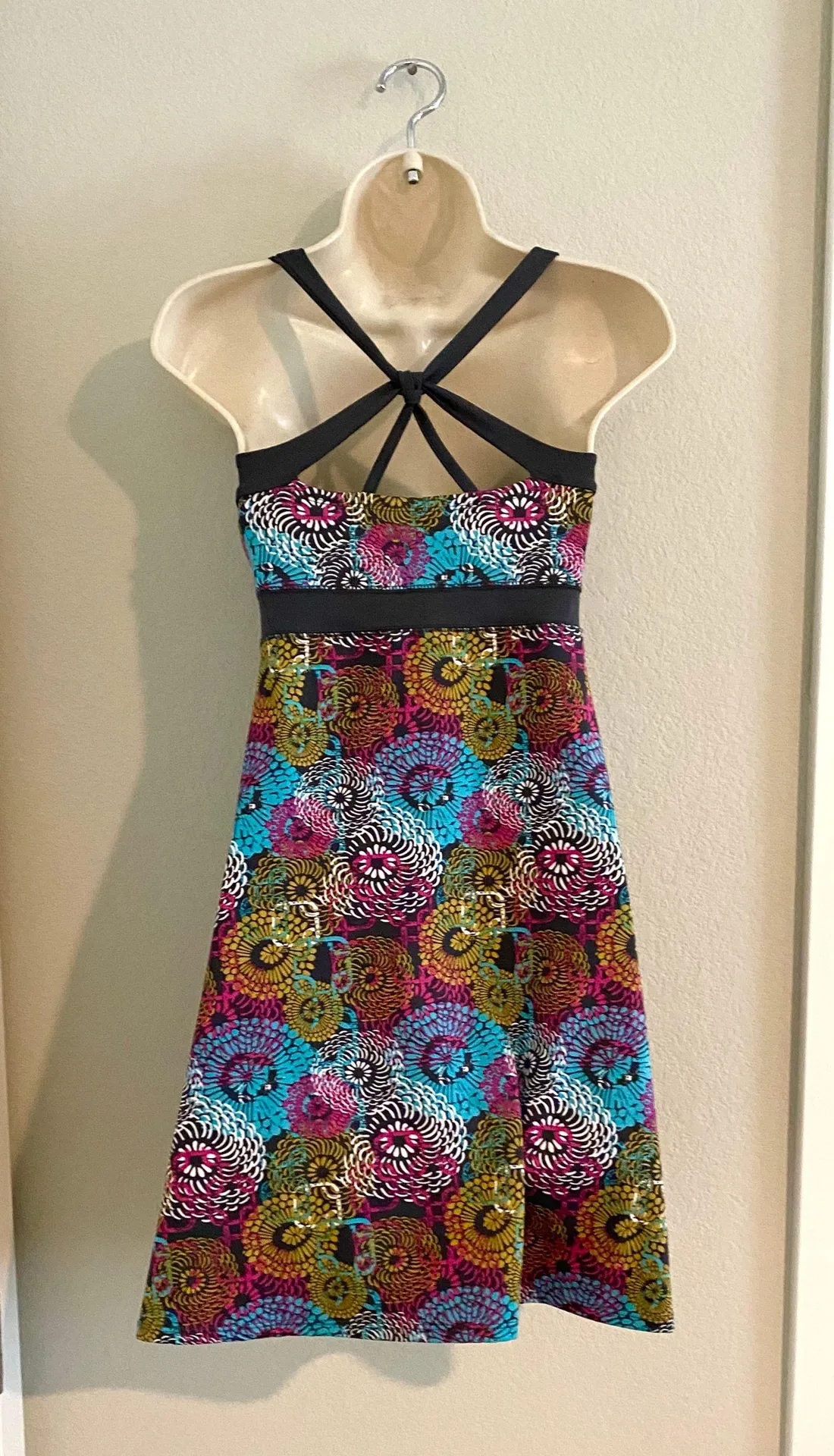 NWOT  summer dress with built in bra. Sz XS - Image 3