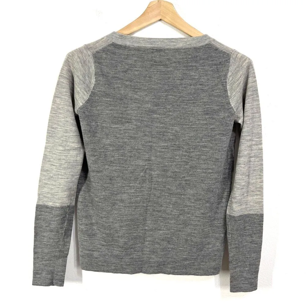Club Monaco Sweater Italian Yarn 100% Wool Womens Medium Gray V-Neck Soft Preppy - Image 2