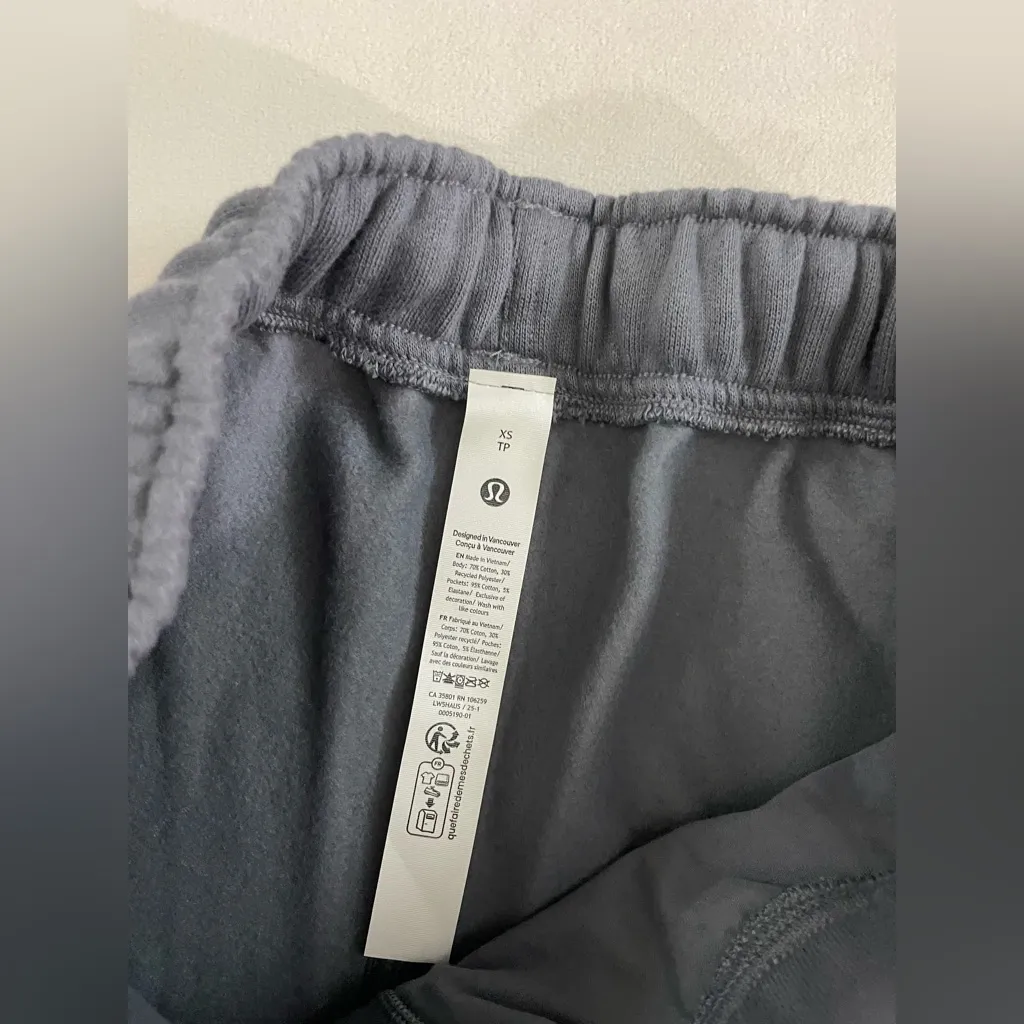 Lululemon NWT Scuba Mid Rise Oversized Fleece Joggers Graphic Solar Grey Size XS - Image 12