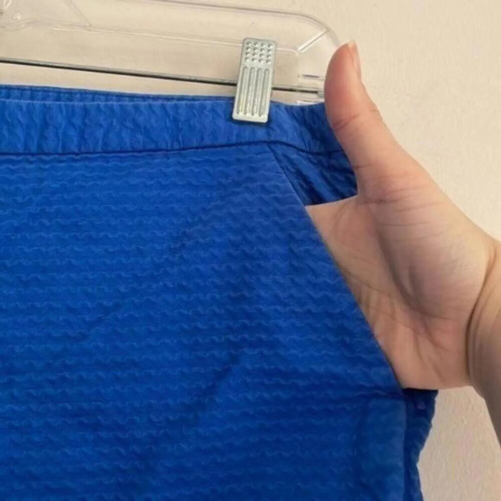 ✅Lilly Pulitzer Blue Textured Scallop Hem Side Zip Shorts - Image 3