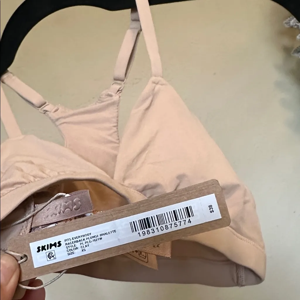 SKIMS Fits everybody Racerback plunge Bralette size XS Clay NWT - Image 2