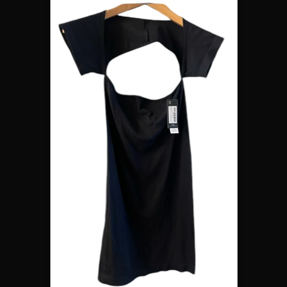 Pretty Little Thing Structured cap sleeve dress NWT - Image 6