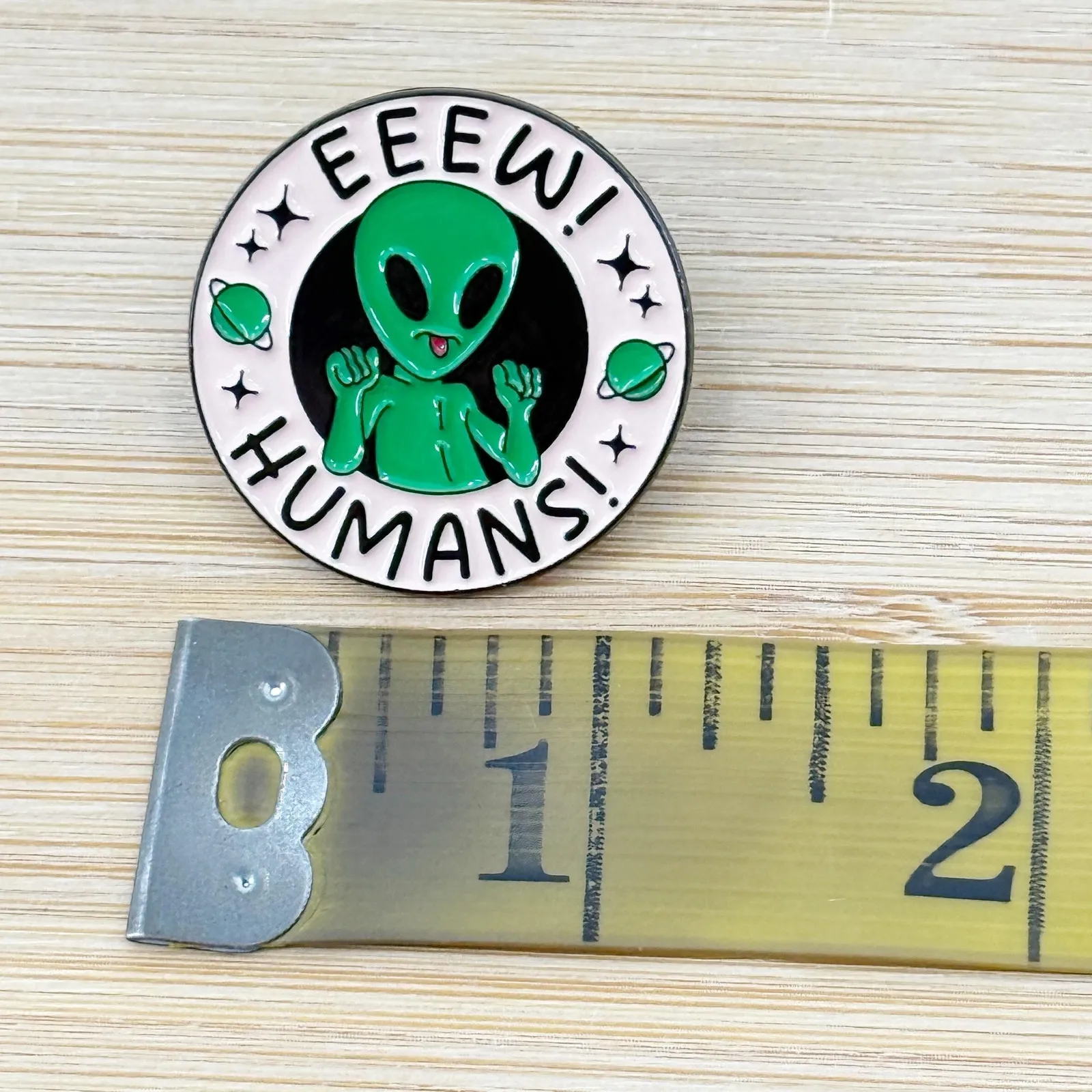 Ew Humans Alien Soft Enamel Pin, Alien Pin, Cute Lapel Pin Green - Image 2