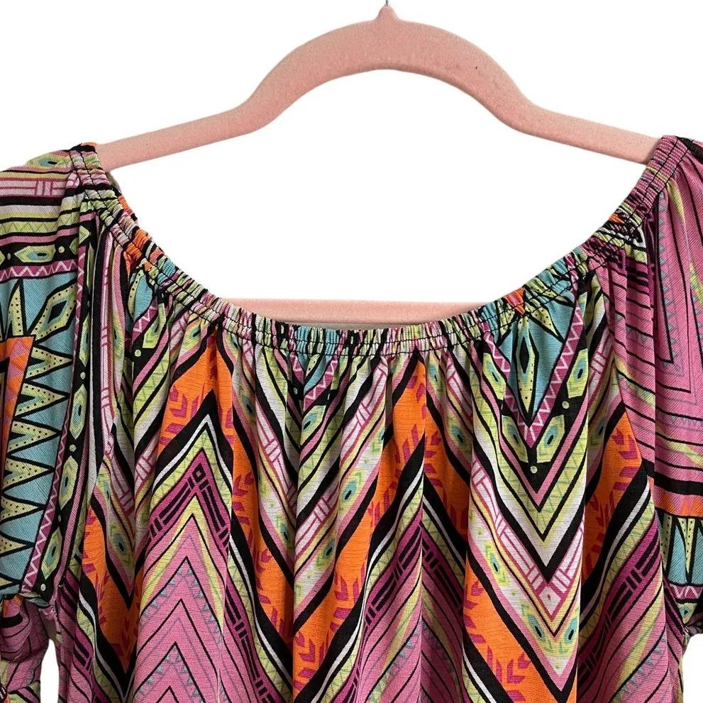 WinWin Geometric Lace Half Sleeve Tunic - Image 4