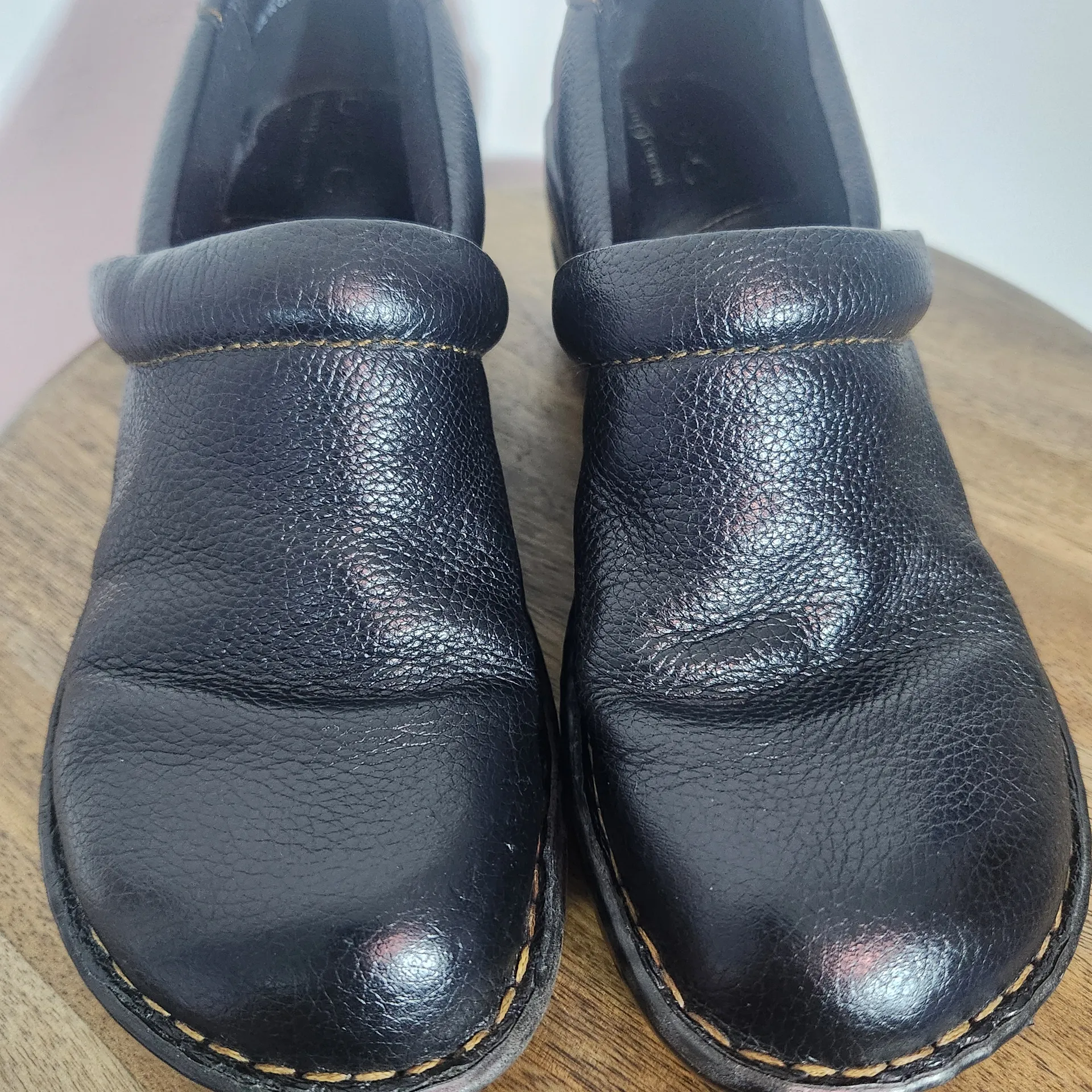 b.o.c Black Leather Clogs Size 7 Black Leather Slip - Image 3