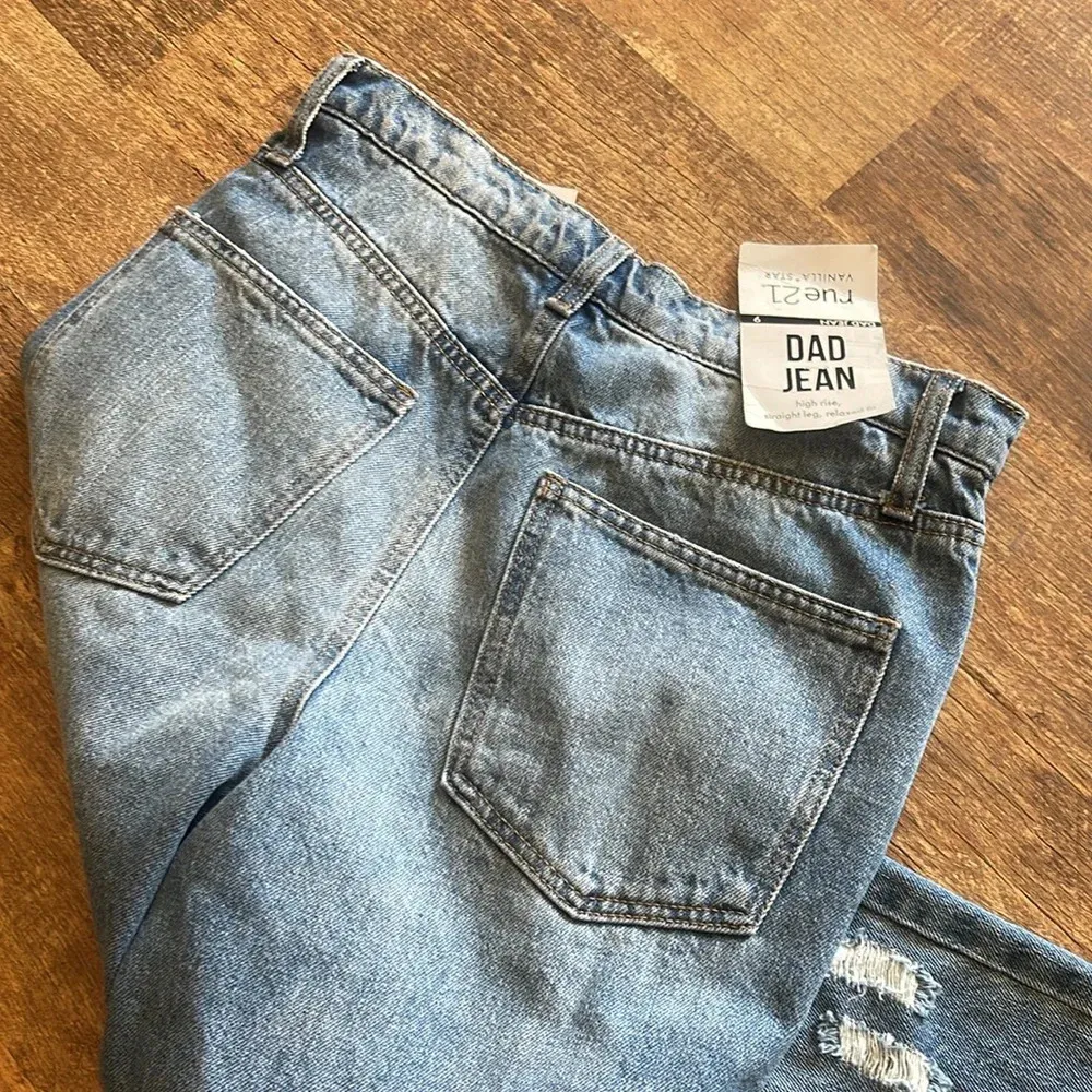 Vanilla Star NWT Distressed high rise straight leg relaxed fit dad Jean - Image 7