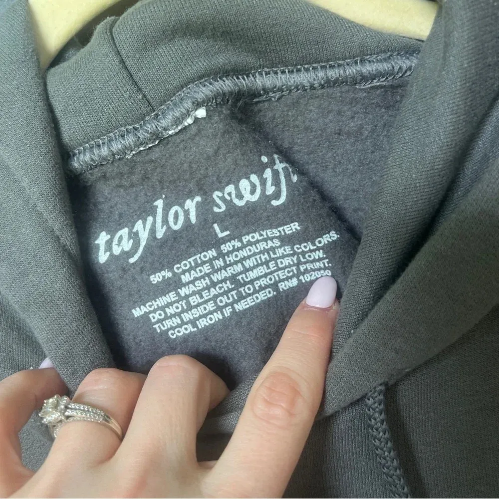 Taylor Swift Eras hoodie tour merch 1989 red folklore oversized large pullover - Image 5