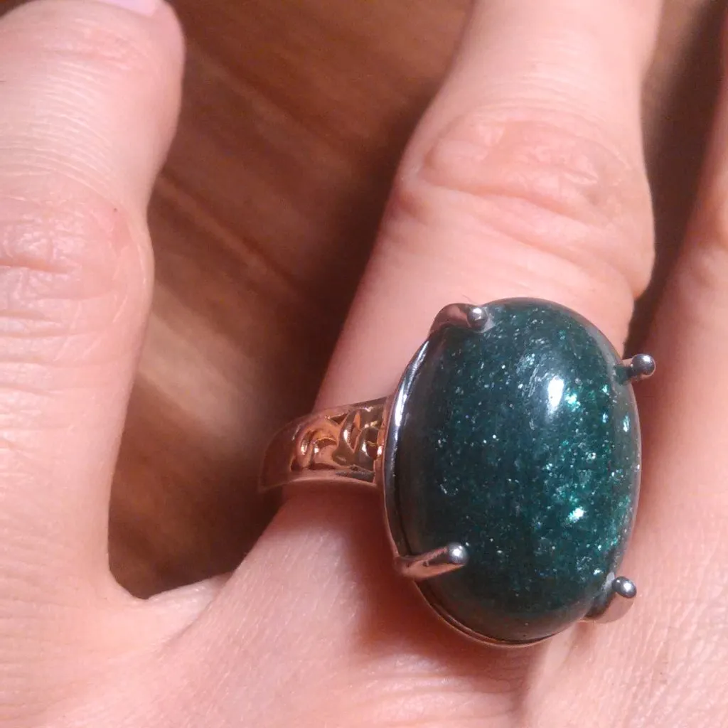 Green Aventurine 18K Yellow Gold and Platinum Bond Solitaire Ring (Size 7) - Image 15