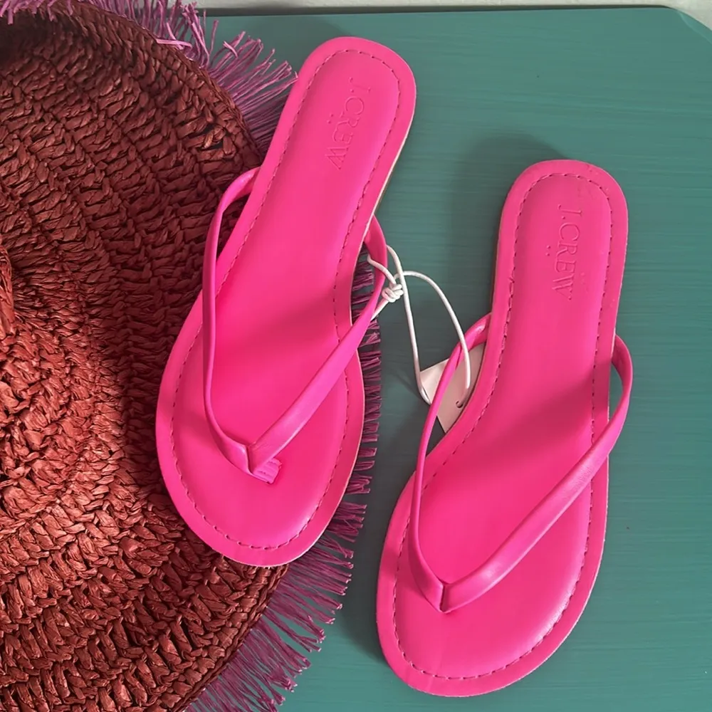 New J. Crew Bright Barbie Pink Colored Slip On Summertime Flip Flops - Image 6
