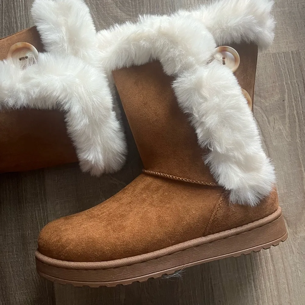 New! SO Fur Boots Tan Sz 6 - Image 6