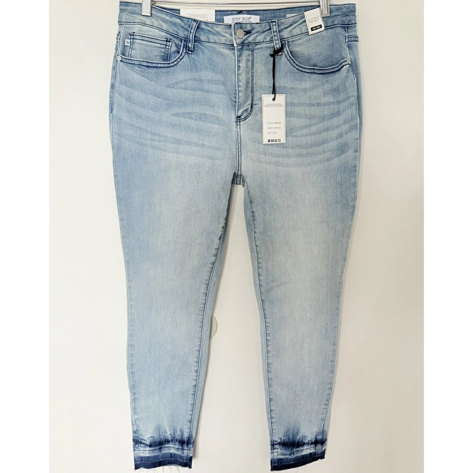 NWT Judy Blue Mid Rise Tie Dye Hem Skinny Fit Light Blue Jeans Plus Size 15/32 - Image 2
