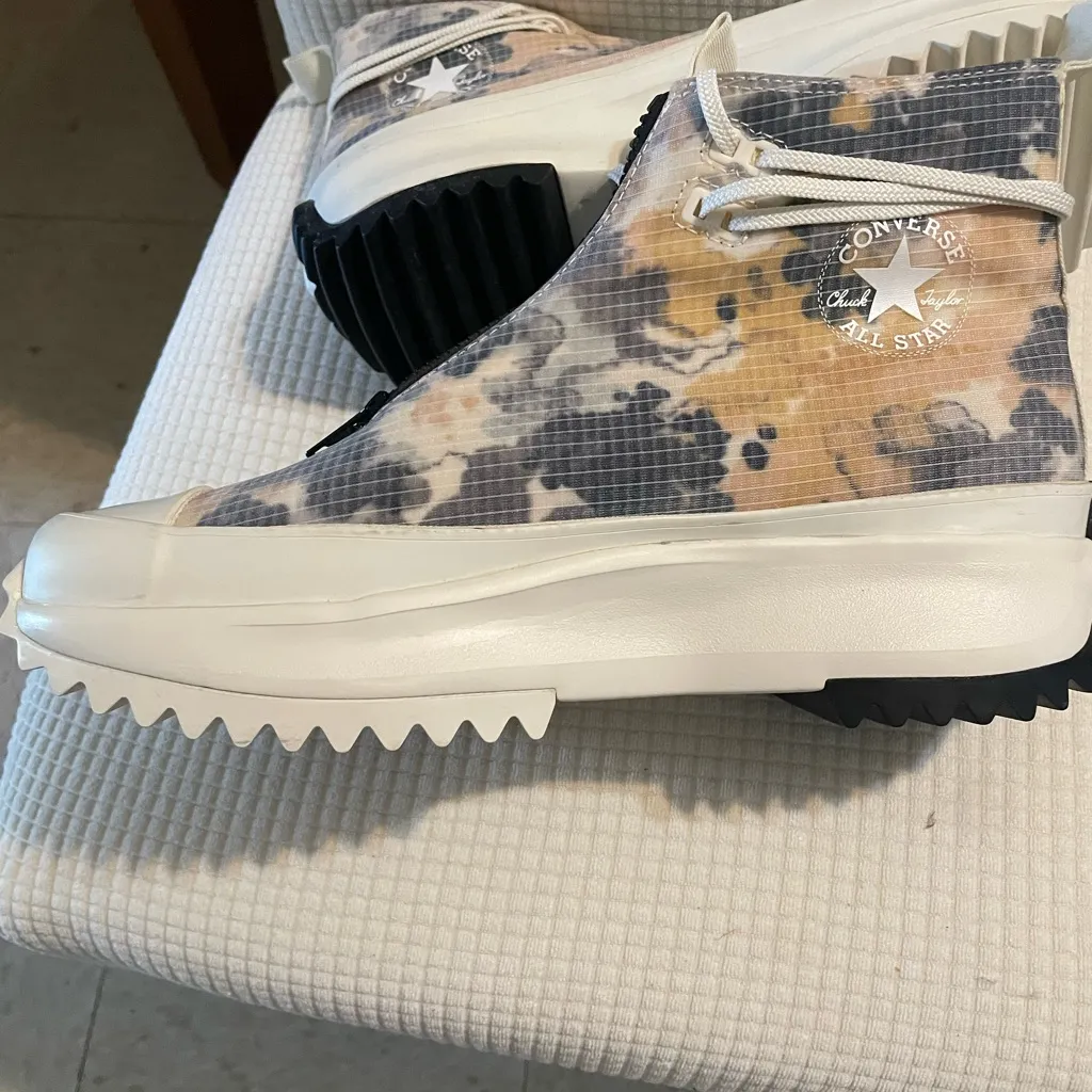 Converse Women's White and Tan Winter Boots - Image 4