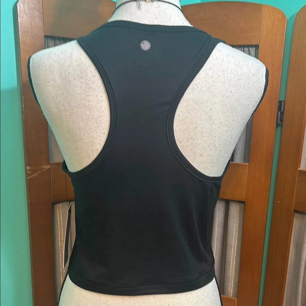 Yogalicious Fitted Sleeveless Tank Top - Image 4