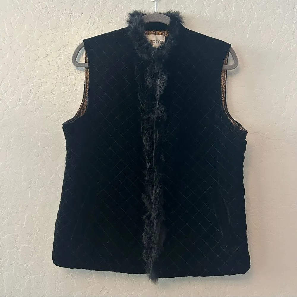 Chico's black quilted velvet paisley lined vest with rabbit fur size 2 large - Image 9