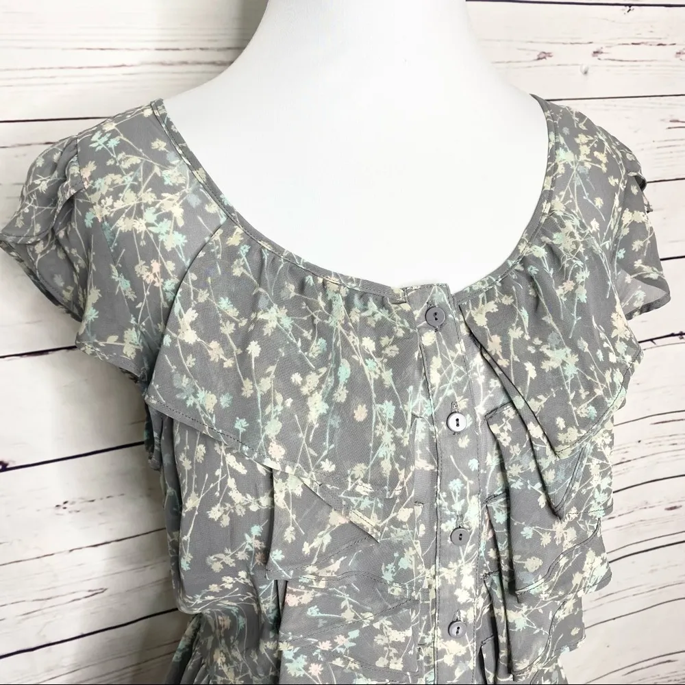 LC Lauren Conrad Gray Floral Ruffle Blouse Top Size Large - Image 2