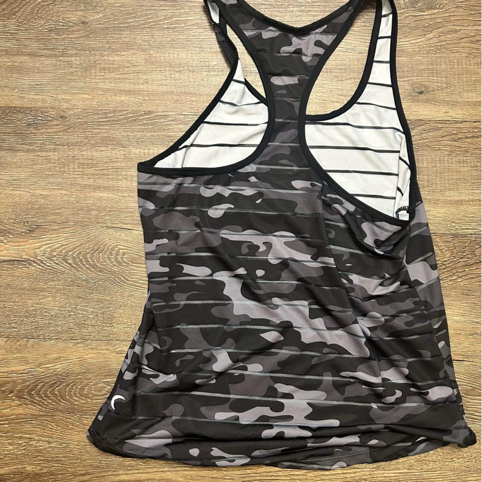 Zyia Havana Tank Top in Camo. Size S Black - Image 2