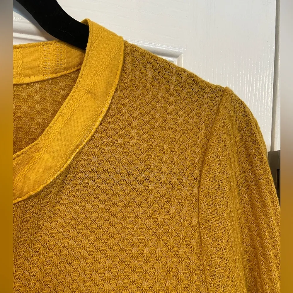 NWT Suzanne Betro Size S Mustard Waffle Knit Knotch Neck Empire Waist Tunic - Image 7