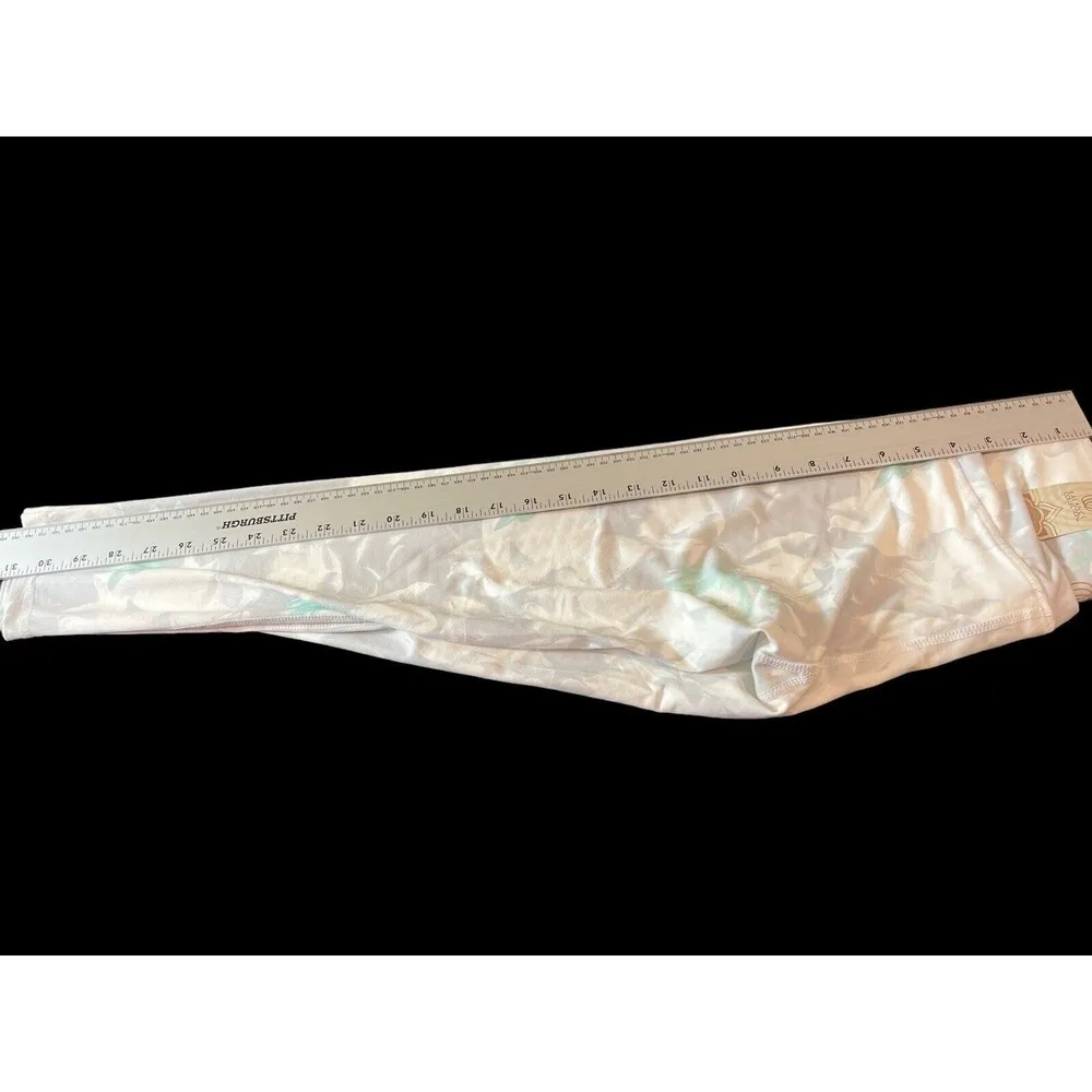 Balance Collection The Capri Fair Aqua Digital Lotus S Athletic Leggings NWT - Image 8