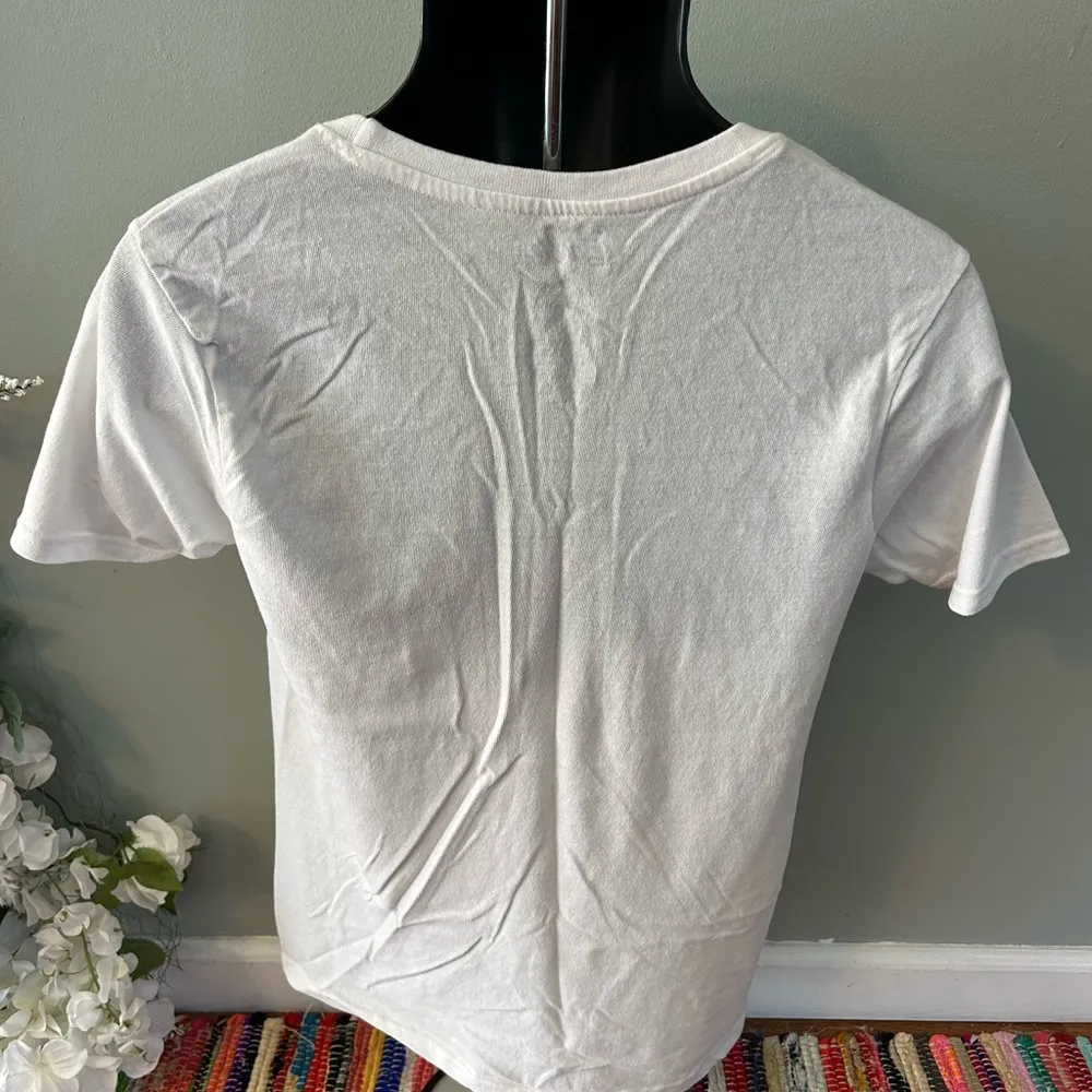 NEW Malibu Barbie Tee Shirt Follow The Sun White Pink Large - Image 6