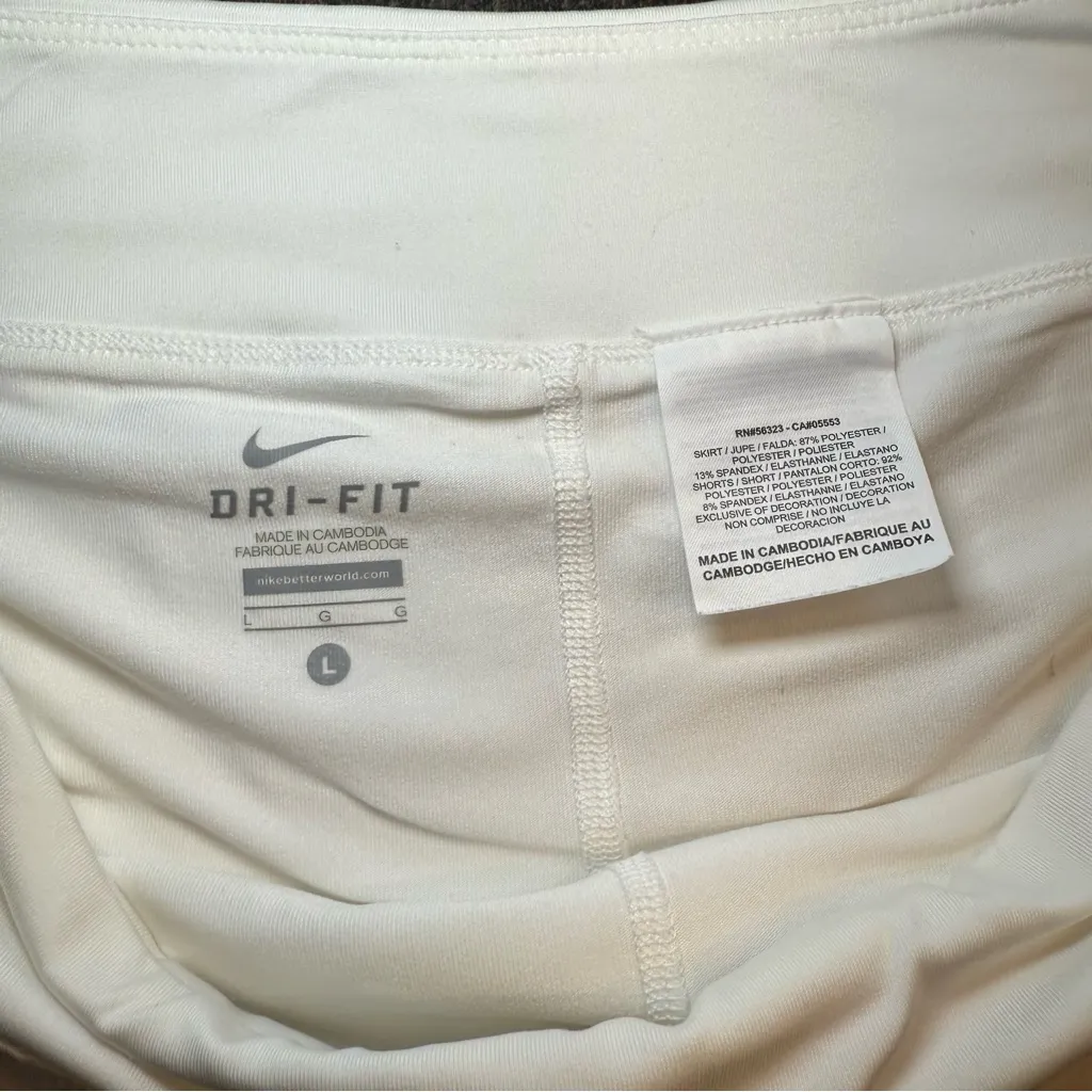 Nike  DRYFIT WHITE SKORT‎ SIZE large - Image 2