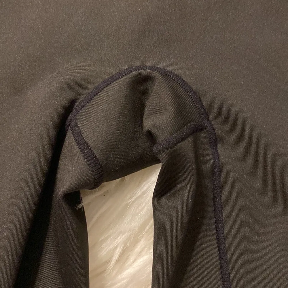 Under W Here Luxury Collection size M never been there Black Size M - Image 3