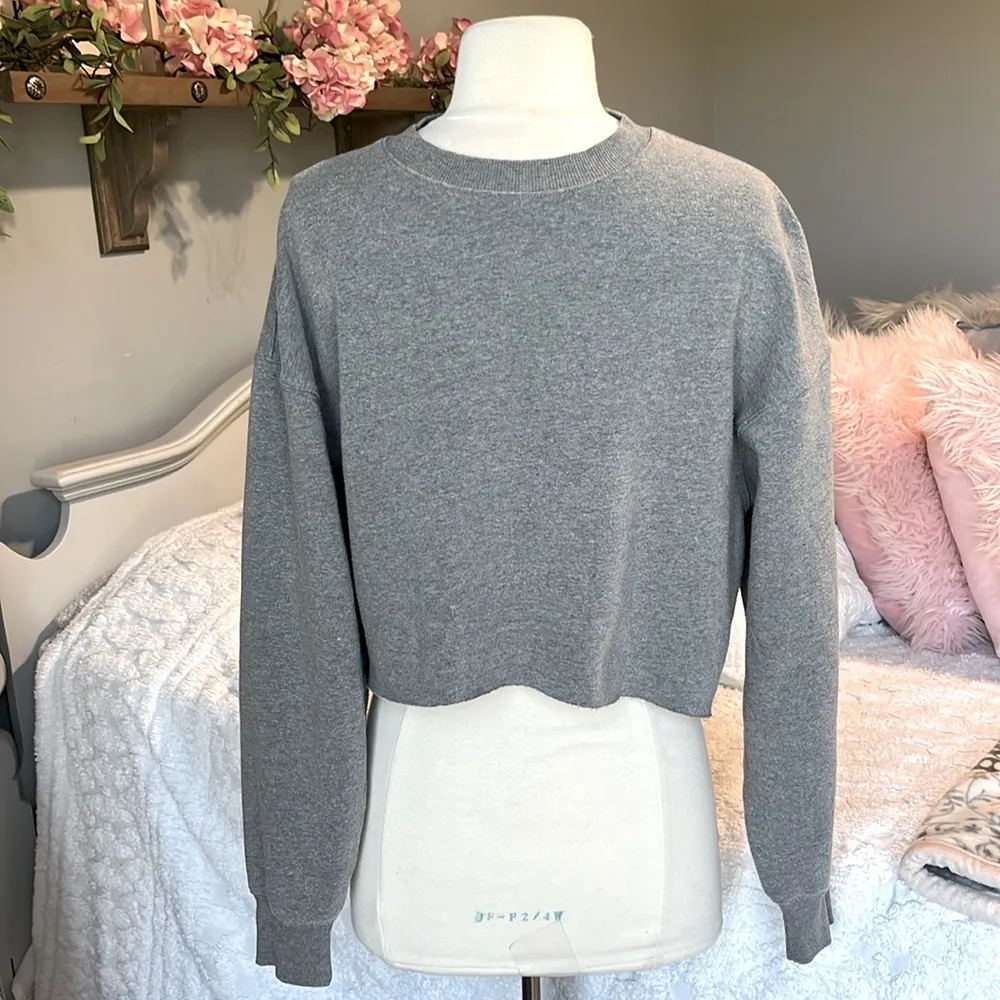 Comfy Gray Cropped Sweatshirt Oversized - Image 3
