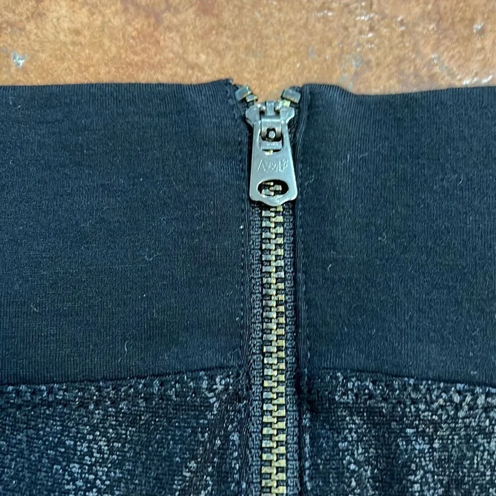 Abercrombie & Fitch stretchy Coated faux leather look leggings size M - Image 5