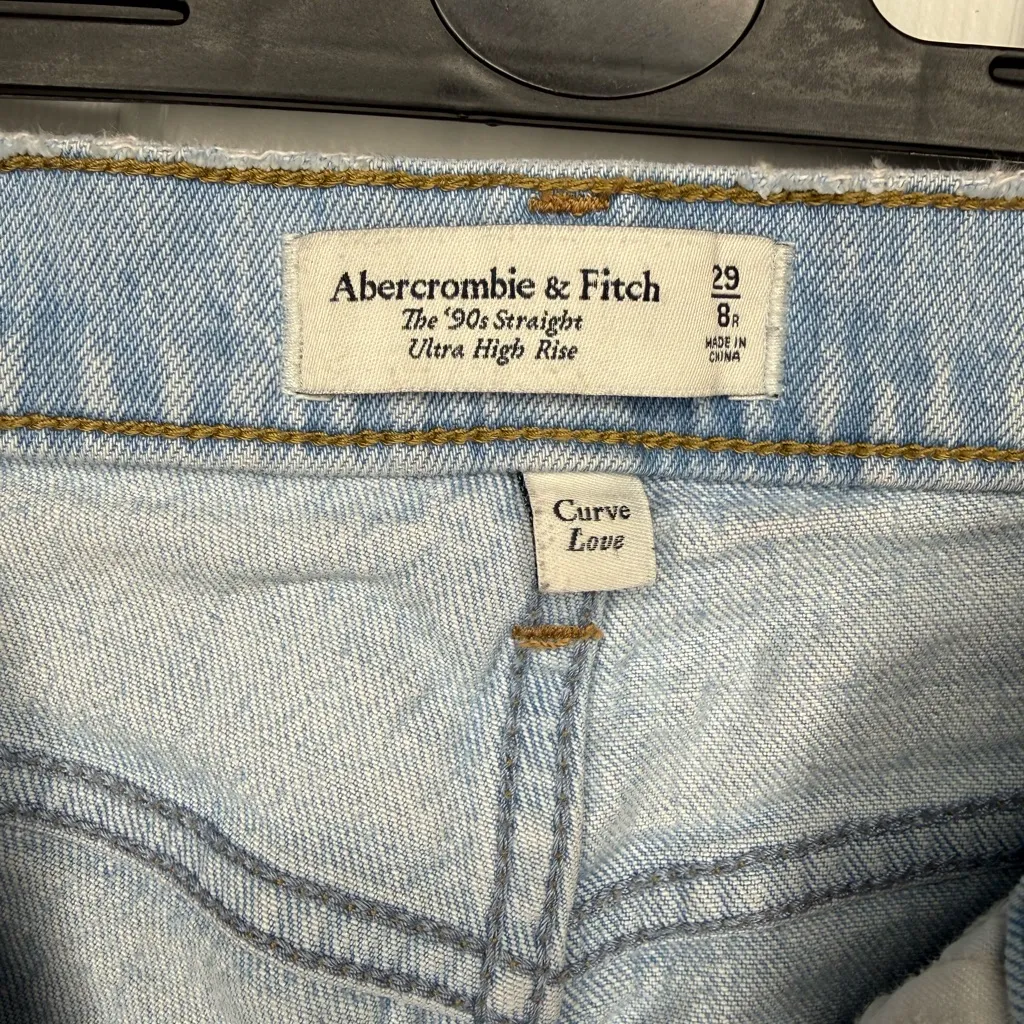 Abercrombie & Fitch Curve Love Ultra High Rise 90s Jeans with Slit - Size 29/8R - Image 7
