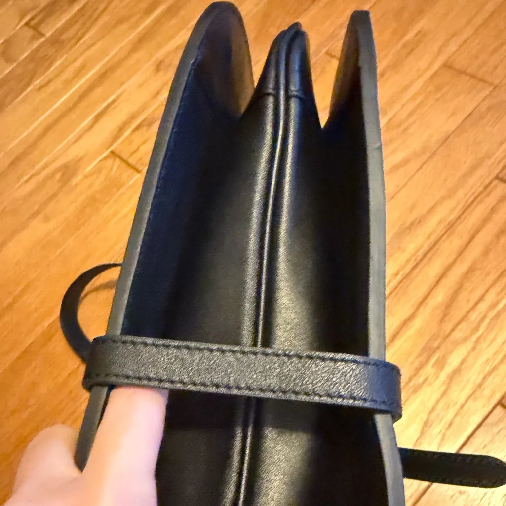 Coccinelle Woven Italian handbag Cosima Nassa Black Leather Black Leather purse - Image 12