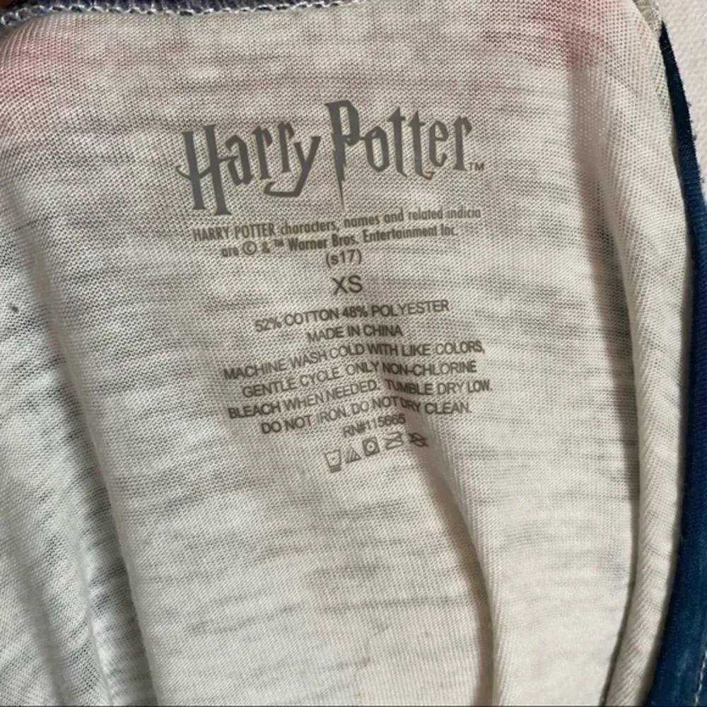 Harry Potter • Hogwarts Alumni Graphic Tee Size XS - Image 4