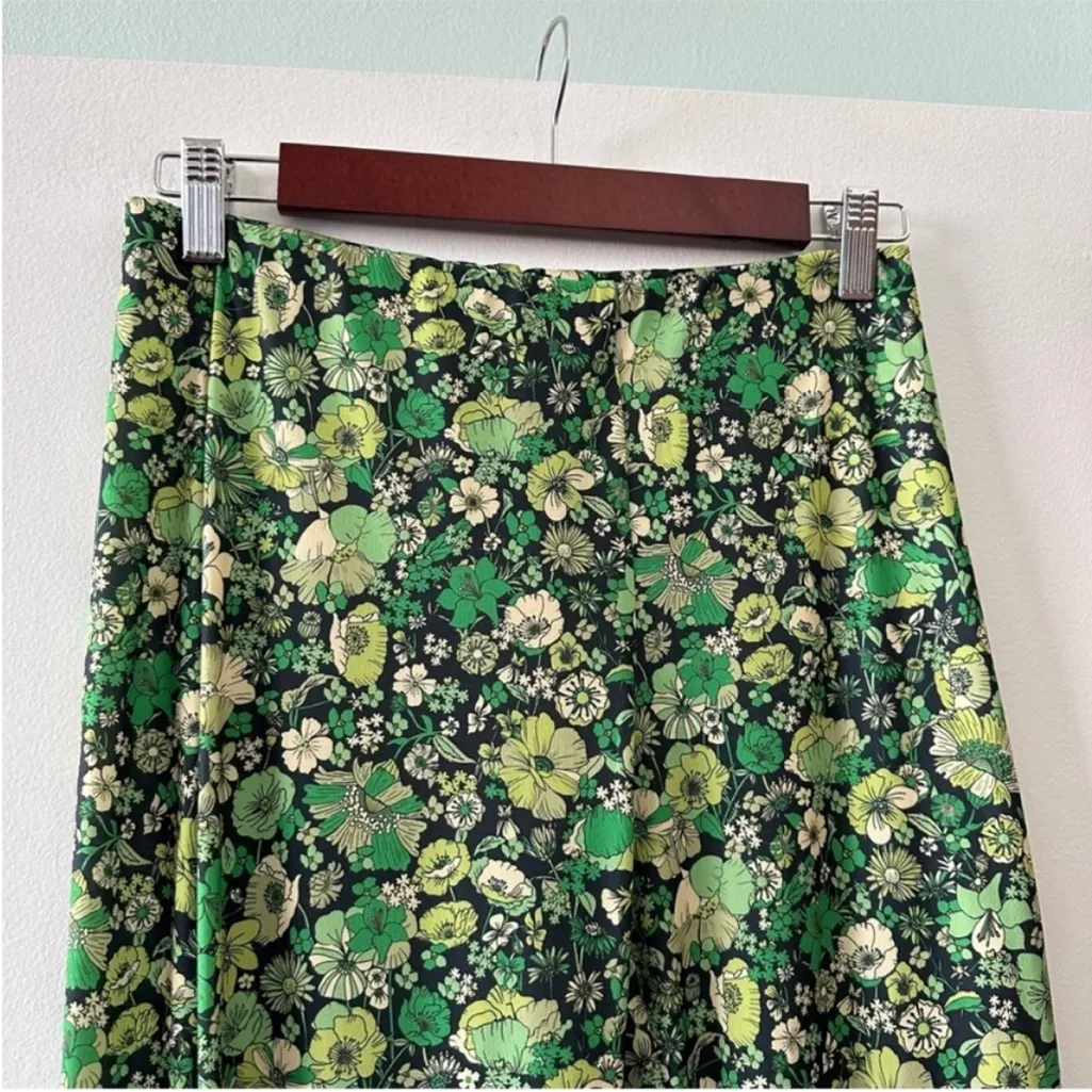 Zara green floral Pullon flare pants size small - Image 4
