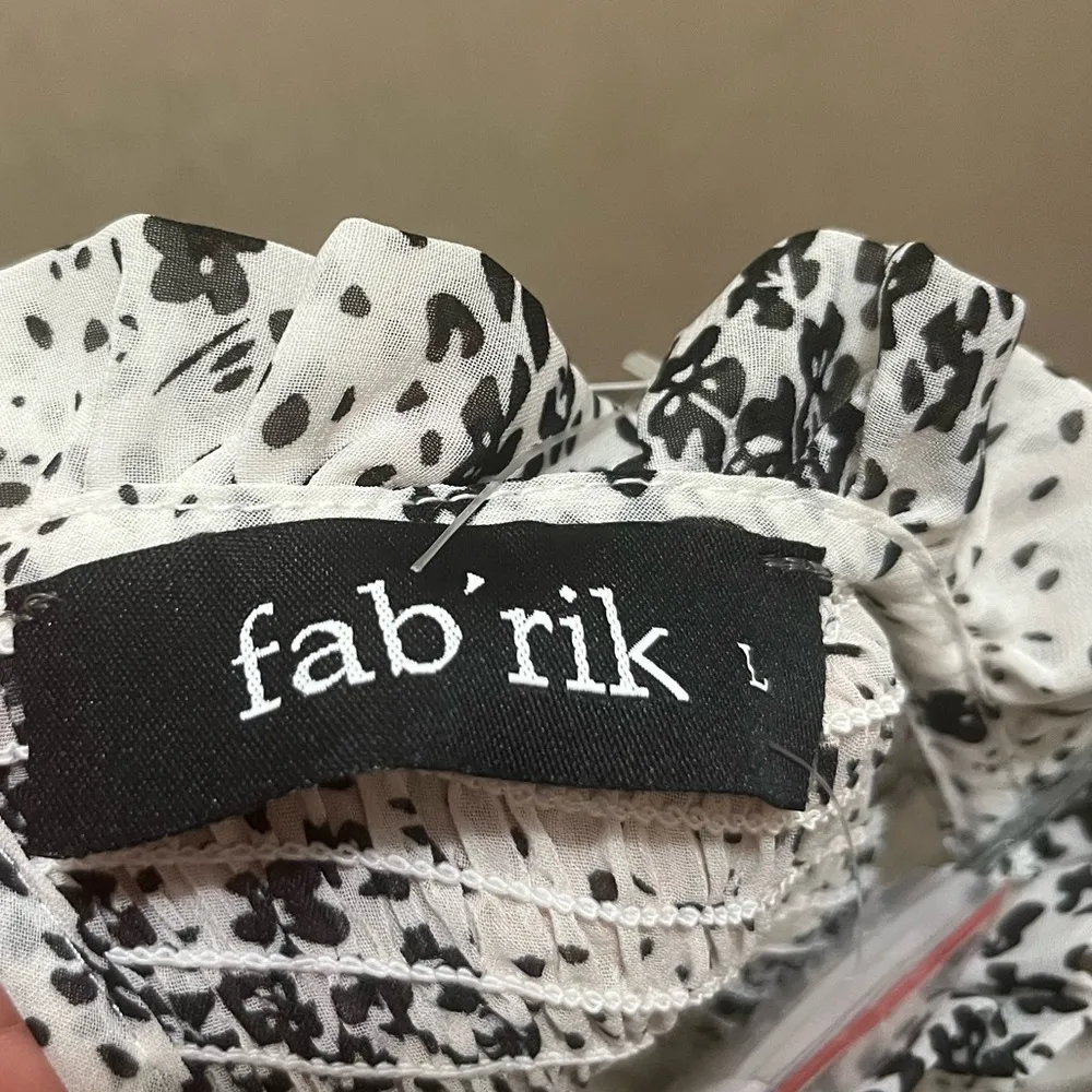 Fab’rik Long Sleeve cream blouse with black - Image 9