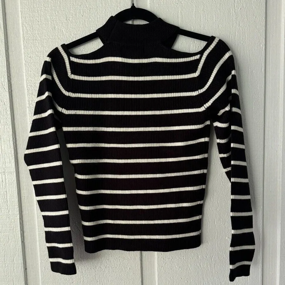 Olivaceous Striped Cutout Shoulder Mock Neck‎ Sweater Top, Size M - Image 5