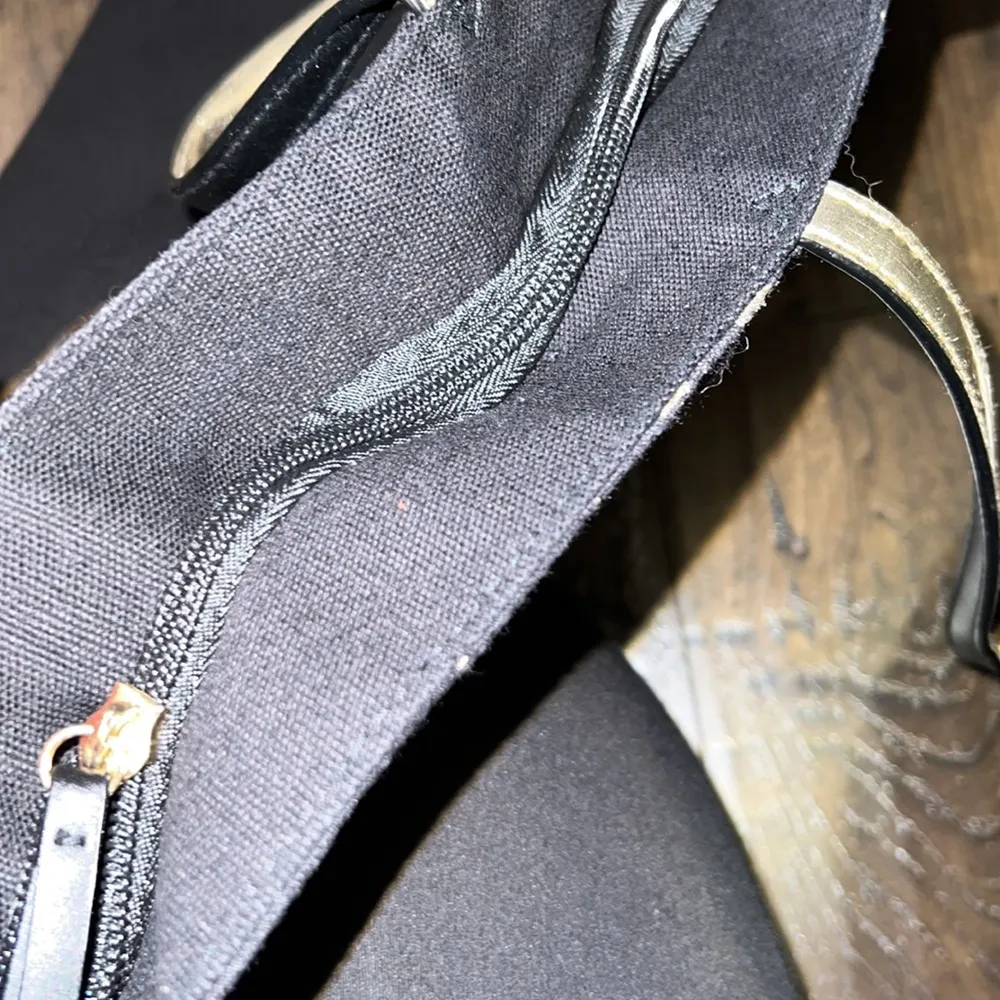 NWOT VS 2018 Fashion Show Tote - Image 4