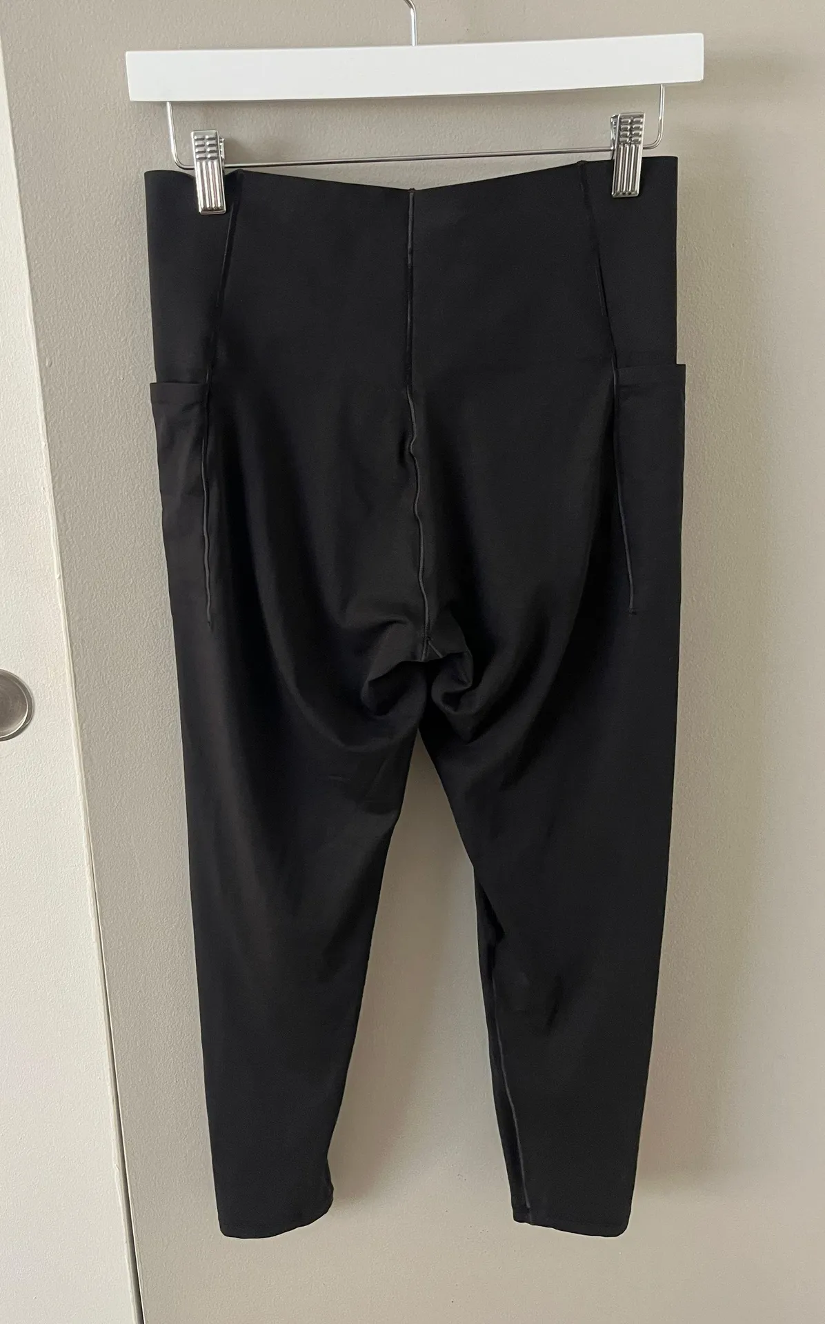 Offline Black Leggings with Pockets - Image 2