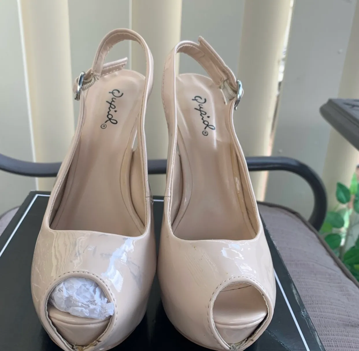 Qupid Nude Patent Sling Back Heels - Image 6