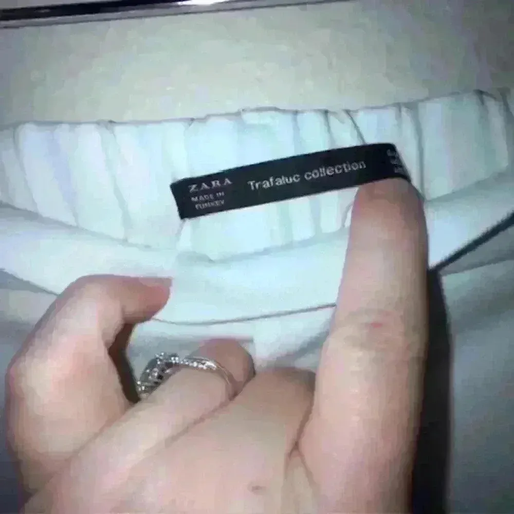 Zara White Trafaluc Collection Crop Pants with Black Stripe Woman's Size XS - Image 10