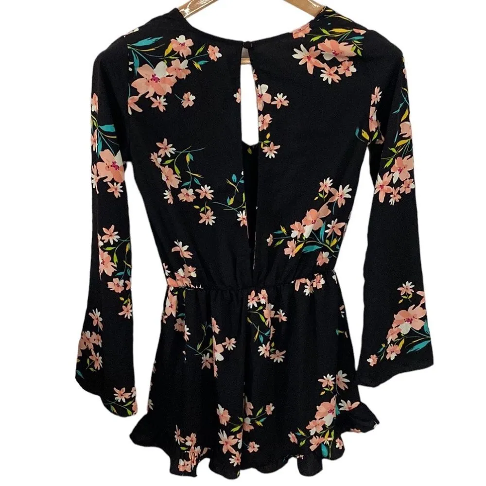 Urban Outfitters Pins & Needles floral keyhole back ruffled long sleeve size S - Image 4