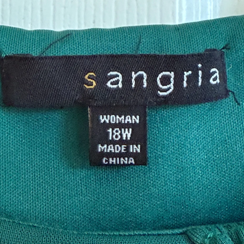 Sangria Green Evening Gown 18W Beaded Shoulders Plus Size Formal Dress - Image 6