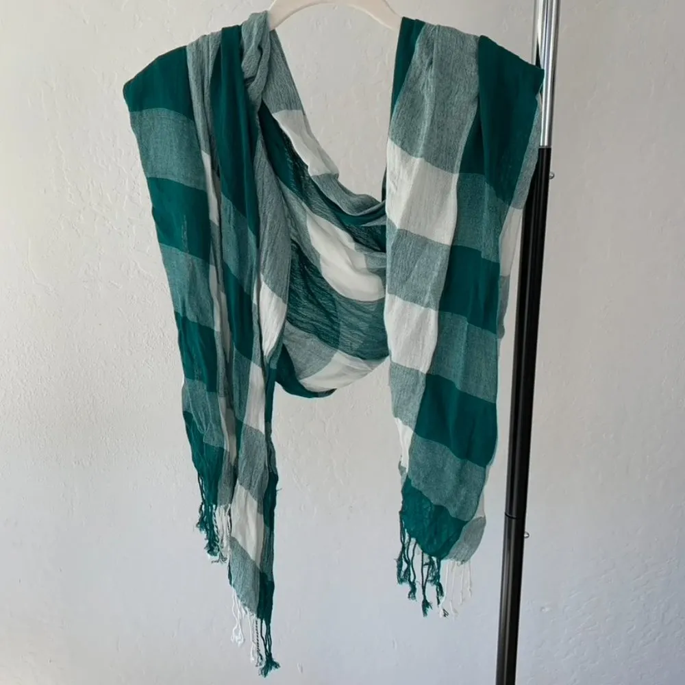 Forever 21 Plaid Green and White Scarf - Image 3