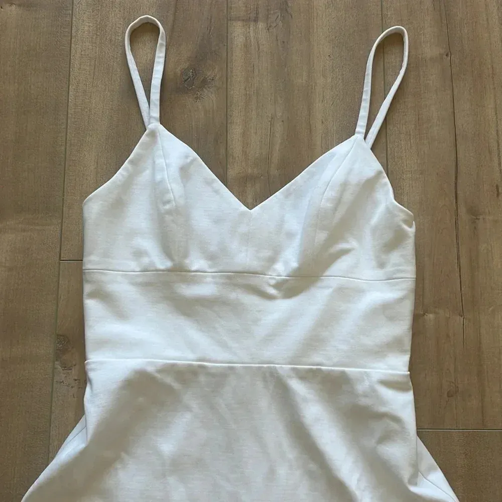 AMANDA UPRICHARD Minimalist White Stretch Fit And Flare Dress Sz S - Image 4