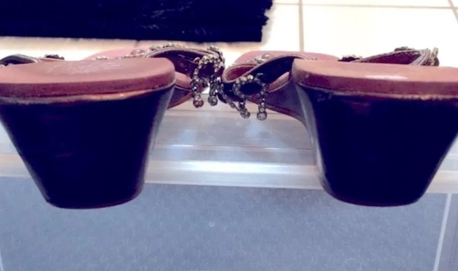 YELLOW BOX Thong sandals with EMBELLISHED hanging rhinestones - Image 3