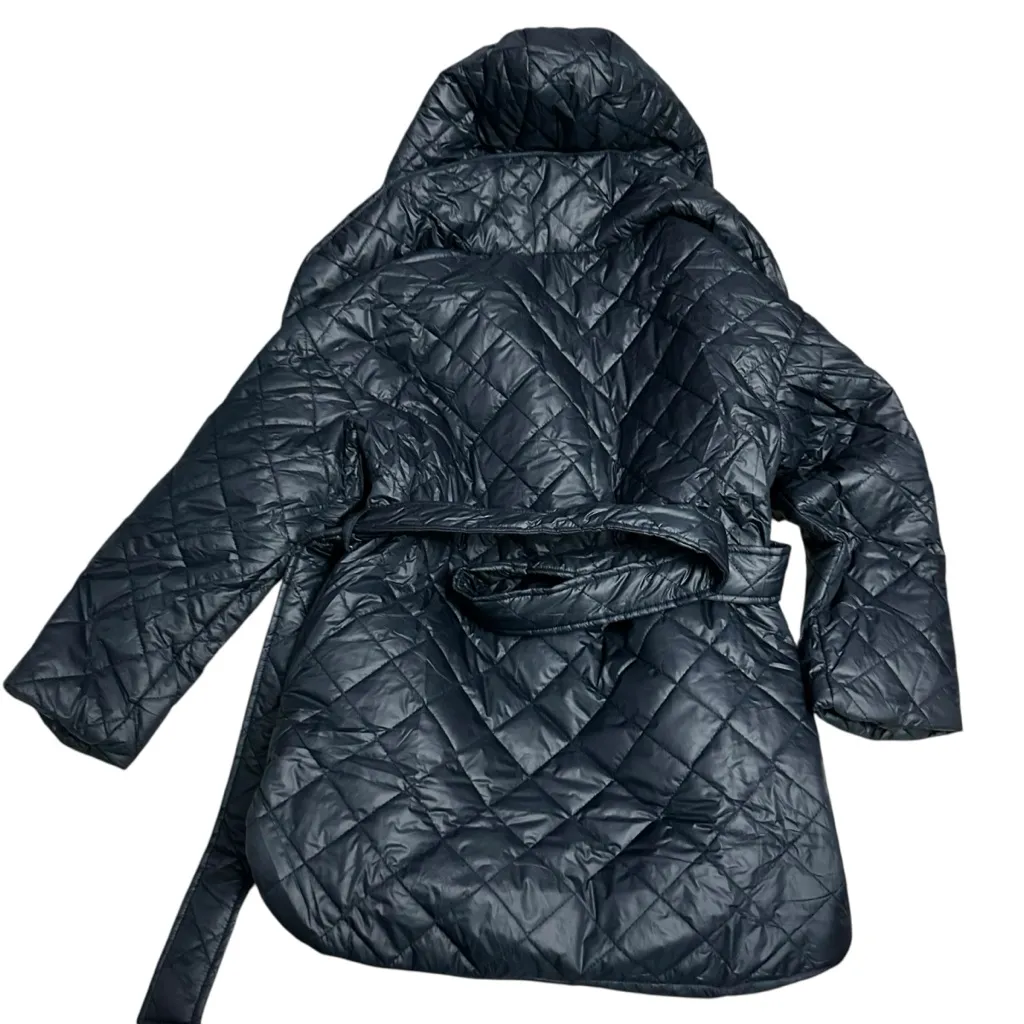 Women's Quilted Puffer Coat with Hood - Image 2