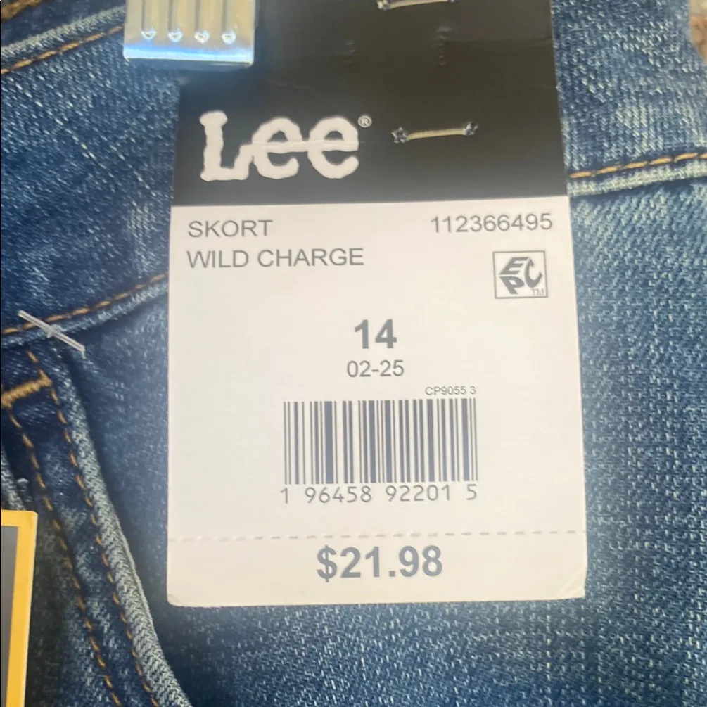 Lee Classic Blue Denim Skirt/Skort size 14 NWT - Image 2