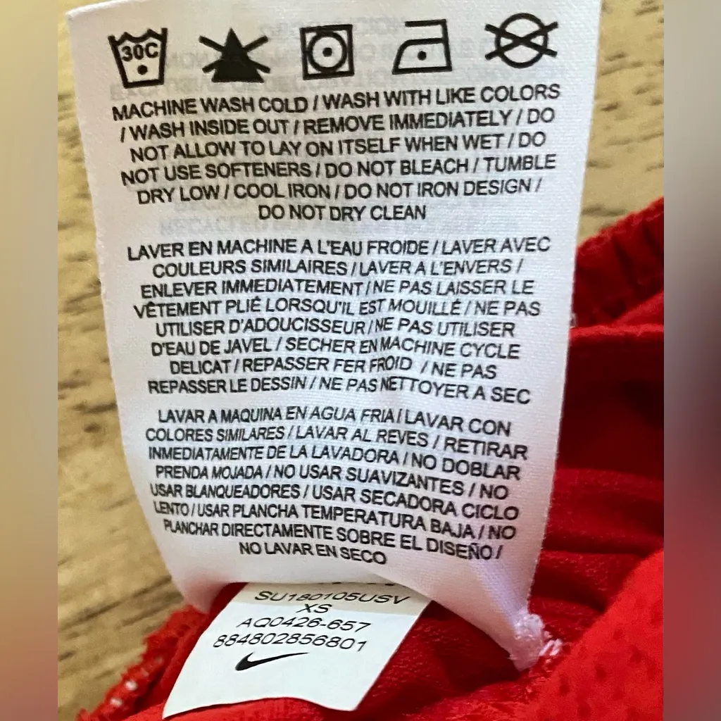 Nike Dri Fit Tempo Women’s Sz XS Red/Navy Star Print Running Shorts Red - Image 5